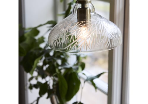 En komplett guide till hängande lampor i glas för ditt tak